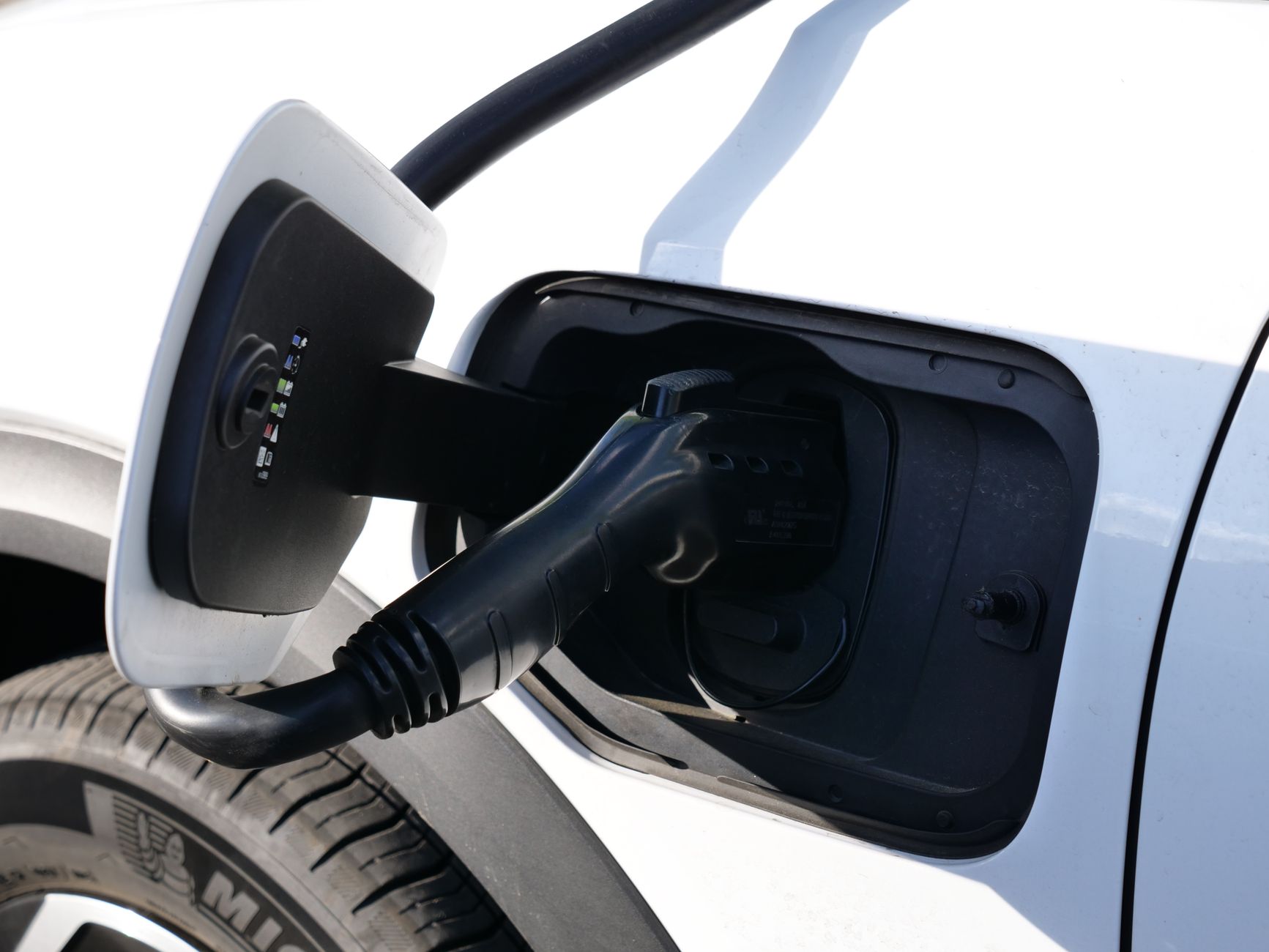 Citroën électrique : choisir d’abord selon ses trajets — station de recharge voiture électrique Citroën